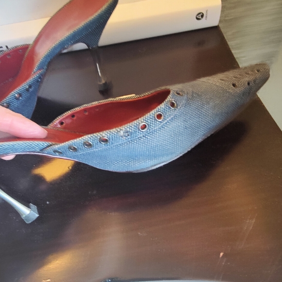 Chanel shoes - Picture 8 of 9